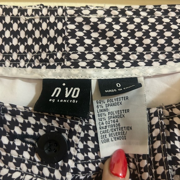 Chic Houndstooth Pencil Skirt - Picture 4 of 4